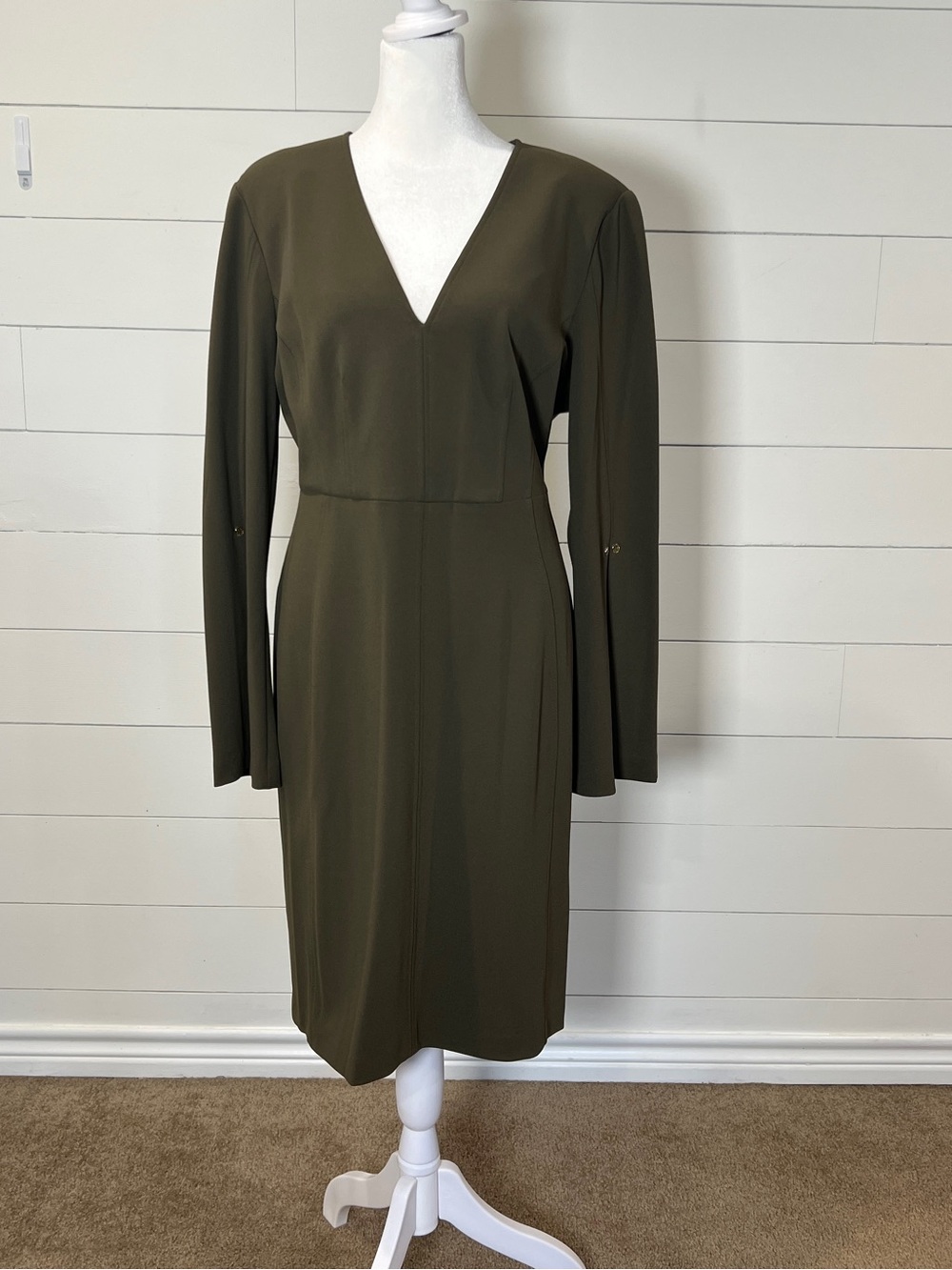 NWT Tommy Hilfiger Olive V-Neck Long Sleeve Dress
